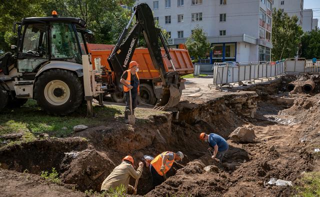 Загадочный бетон и сварщики в палатках: фоторепортаж о капитальном ремонте труб в Уфе