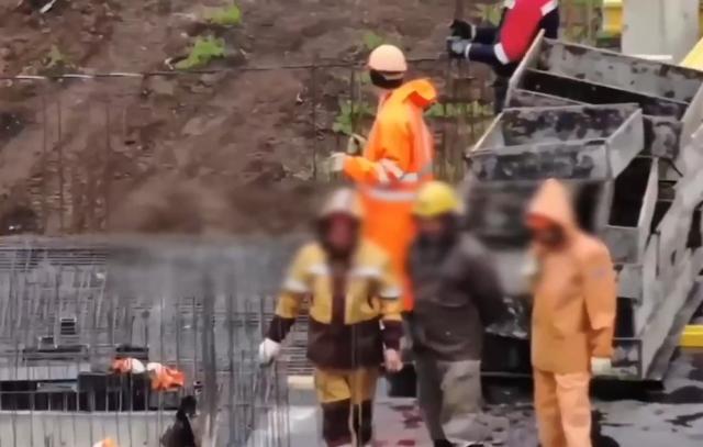 В Уфе полиция ловила нелегальных мигрантов при помощи беспилотников В Уфе полиция ловила нелегальных мигрантов при помощи беспилотников