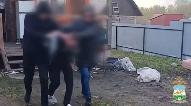 В Уфе задержали курьера мошенников, забравшего у пенсионеров 4 млн рублей