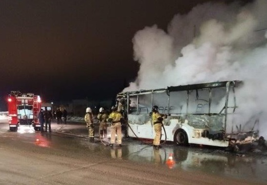 Под Уфой на ходу загорелся пассажирский автобус