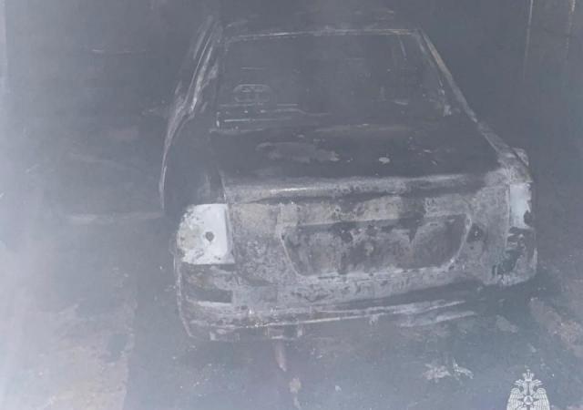 В Башкирии в автомобиле сгорел молодой мужчина