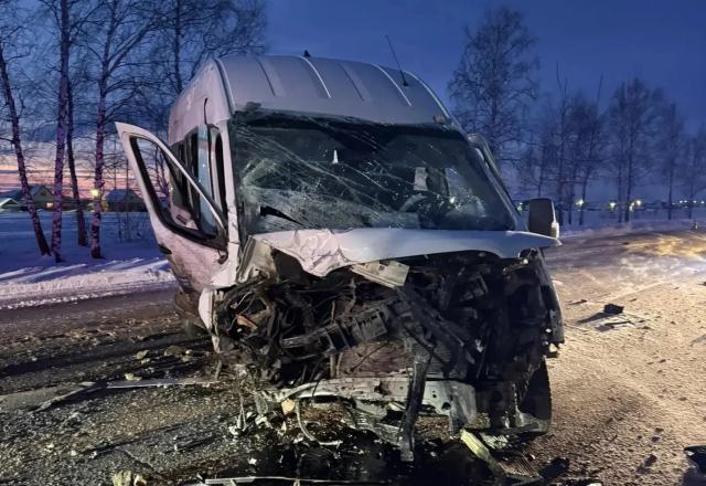 Двое погибли в ДТП с участием автобуса в Башкирии