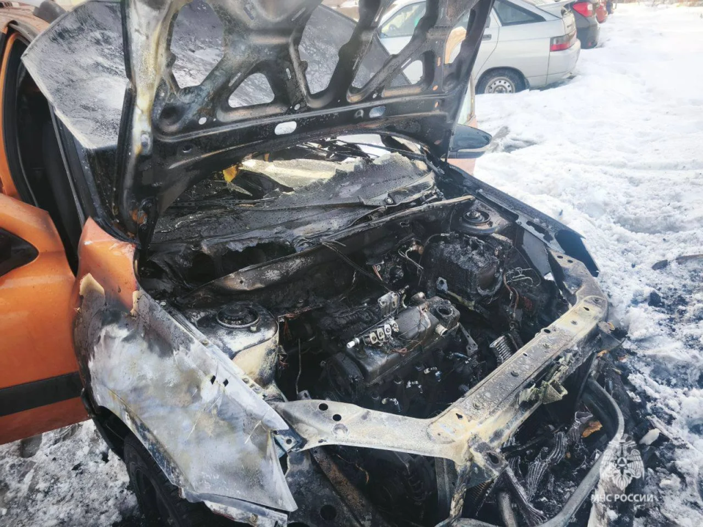 В Башкирии очевидец спас мужчину из горящей легковушки