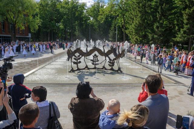 «Встретимся у журавлей»: фоторепортаж с открытия первого в Уфе сухого фонтана